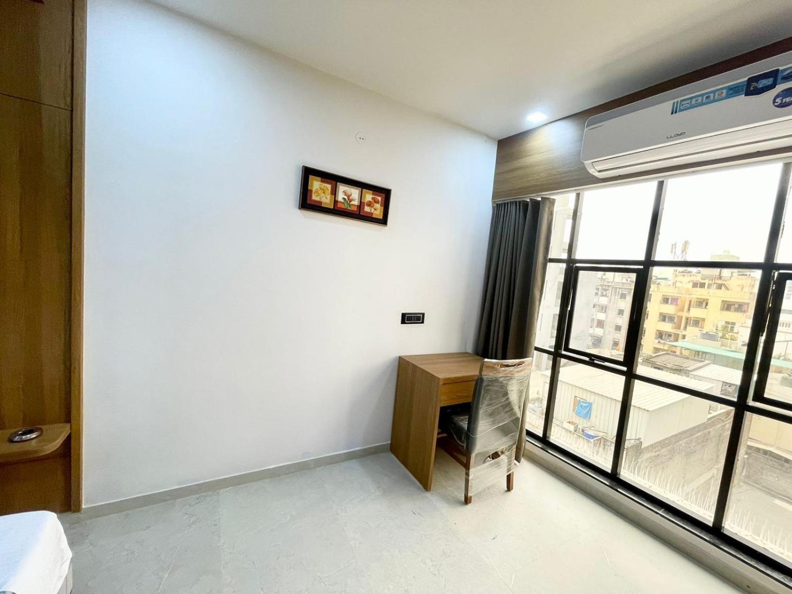 Hotel Royal Elite Rajkot Ngoại thất bức ảnh