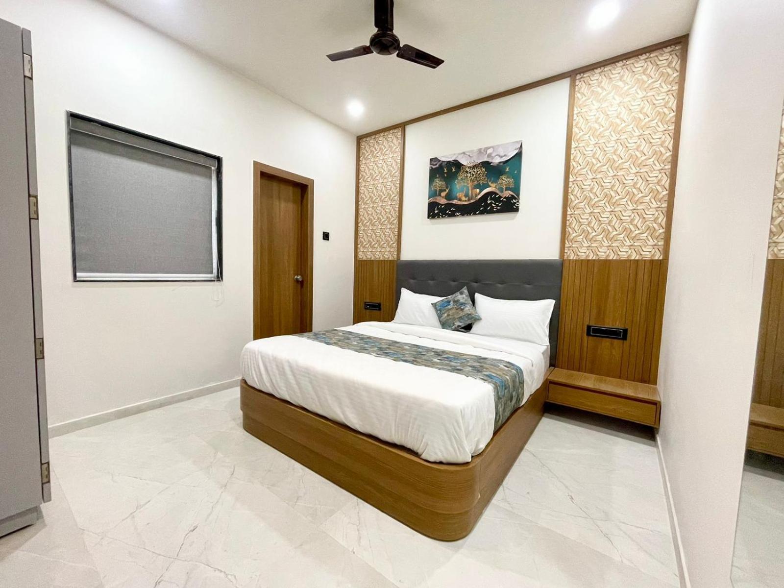 Hotel Royal Elite Rajkot Ngoại thất bức ảnh