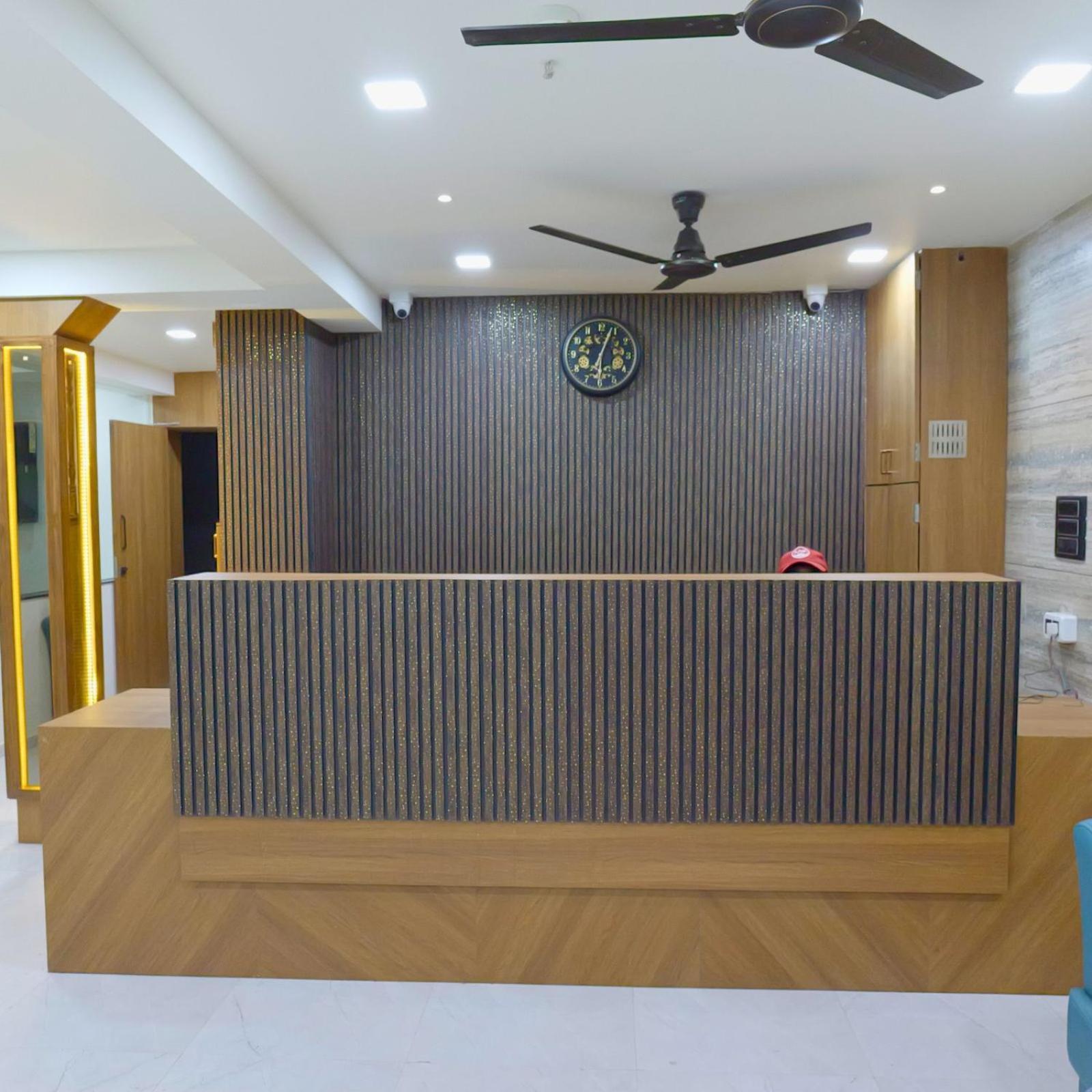 Hotel Royal Elite Rajkot Ngoại thất bức ảnh